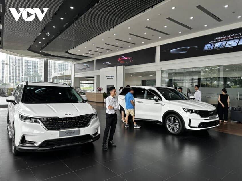 Chi phí cho một chiếc xe xăng, dầu ở Hà Nội sẽ tăng khi áp dụng biểu phí mới