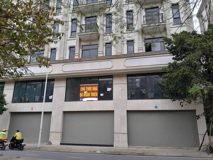 Shophouse, liền kề triệu USD đóng cửa im lìm, không khách thuê, nguồn cung mới vẫn tăng mạnh