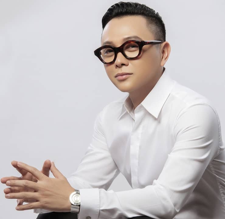 Trước khi bị bắt, nhà thiết kế Công Trí là Chủ tịch công ty vốn điều lệ 39 tỷ đồng, thiết kế đắt đỏ ngang hàng hiệu xa xỉ