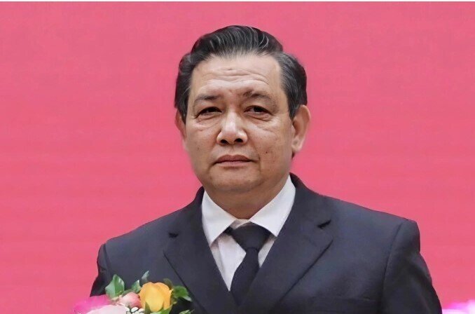 Nguyên phó chánh án Tòa án Cấp cao đầu thú nhận hối lộ