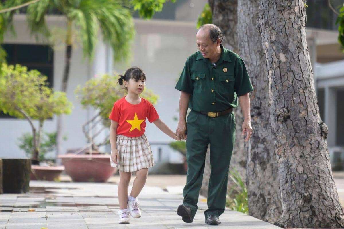 Vinamilk "viết tiếp câu chuyện hòa bình" bằng tranh và hành động