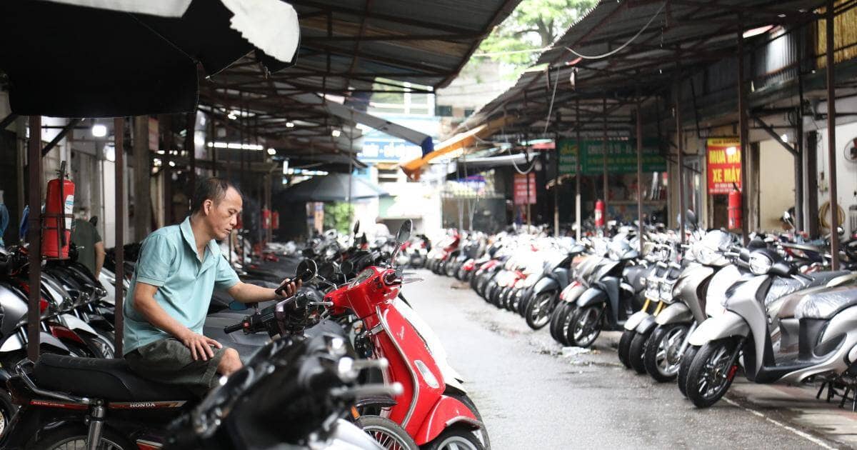 Xe xăng chưa bị cấm, chợ xe máy đã “chết lâm sàng”