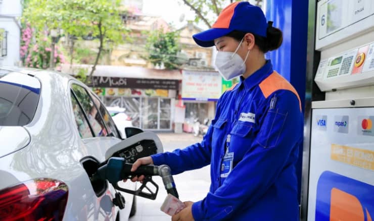 Giá xăng tăng từ 15h chiều nay