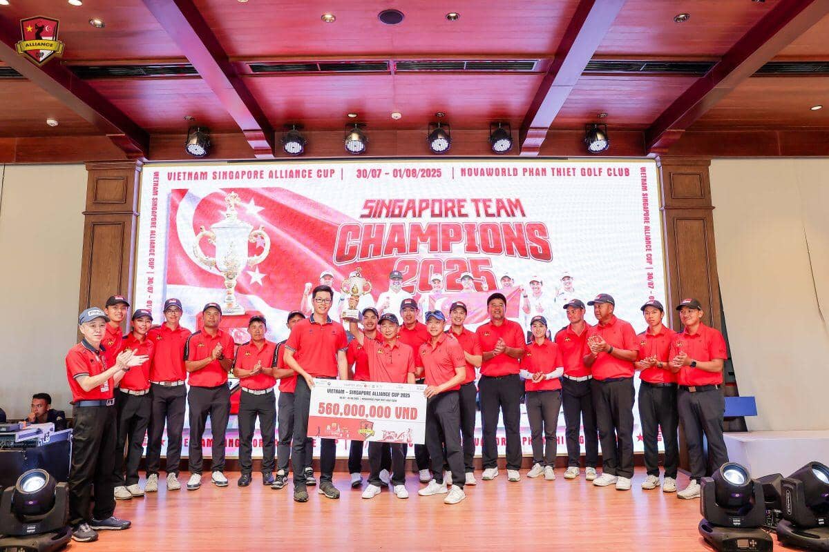 Tuyển Singapore vô địch giải đấu Đối kháng Quốc tế  Vietnam - Singapore Alliance Cup 2025
