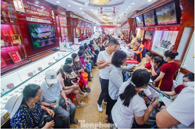 'Sóng' tăng giá tài sản dồn dập, nhiều người đứng ngồi không yên
