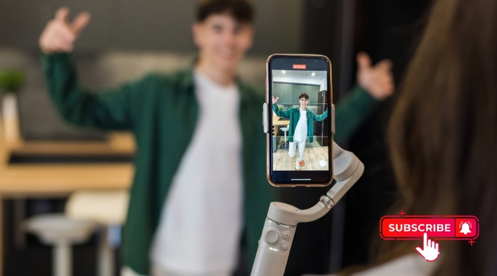 Cách làm YouTuber chuyên nghiệp từ con số 0: Hướng dẫn từ A đến Z