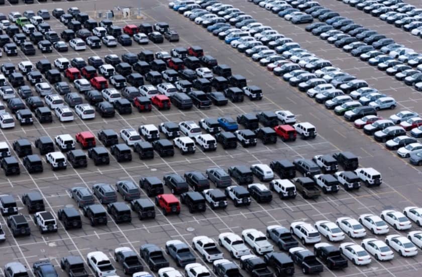 Làn sóng 'chạy nước rút' mua xe điện đẩy doanh số bán lẻ Mỹ tăng