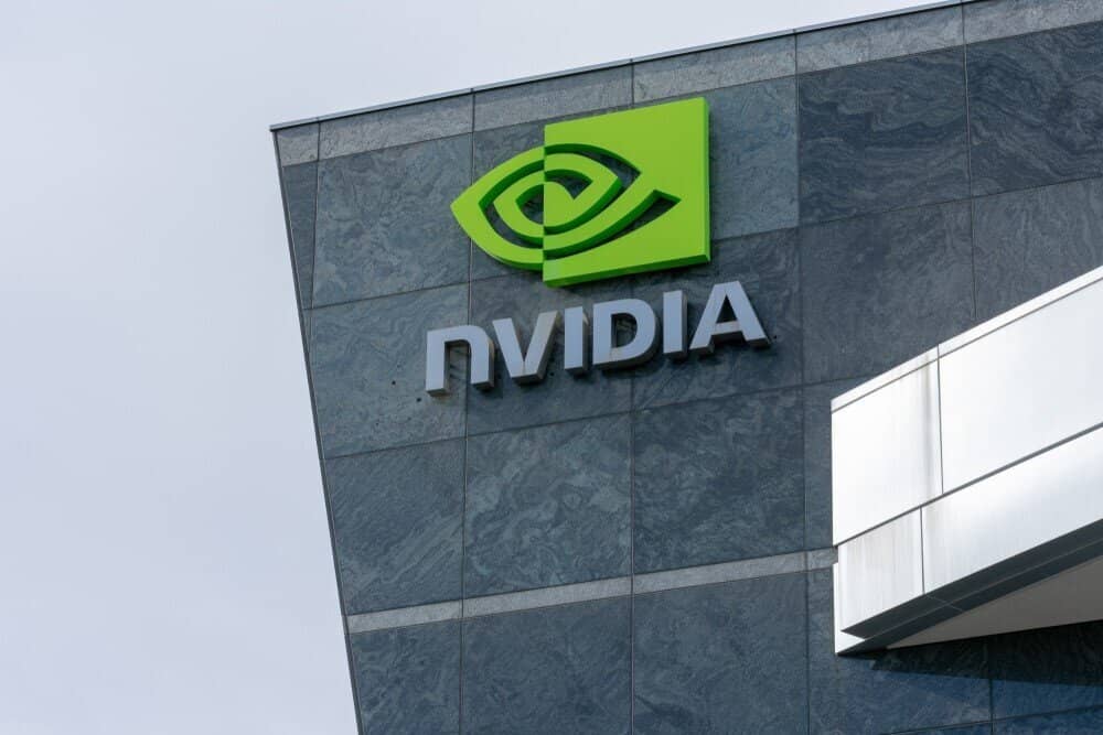 Nvidia tiếp tục lập kỷ lục doanh thu, vượt dự báo của Phố Wall