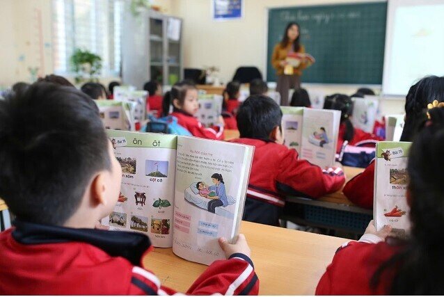 Nghị quyết của Bộ Chính trị về giáo dục: Sẽ dùng chung một bộ sách giáo khoa thống nhất toàn quốc