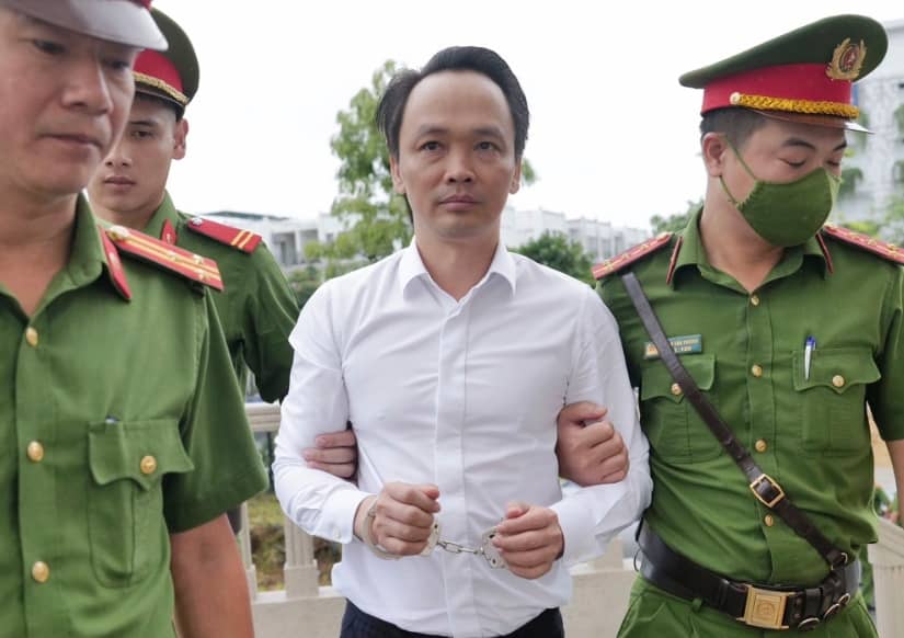 Thi hành án Hà Nội làm việc 'xuyên lễ' trả tiền người mua cổ phiếu ROS