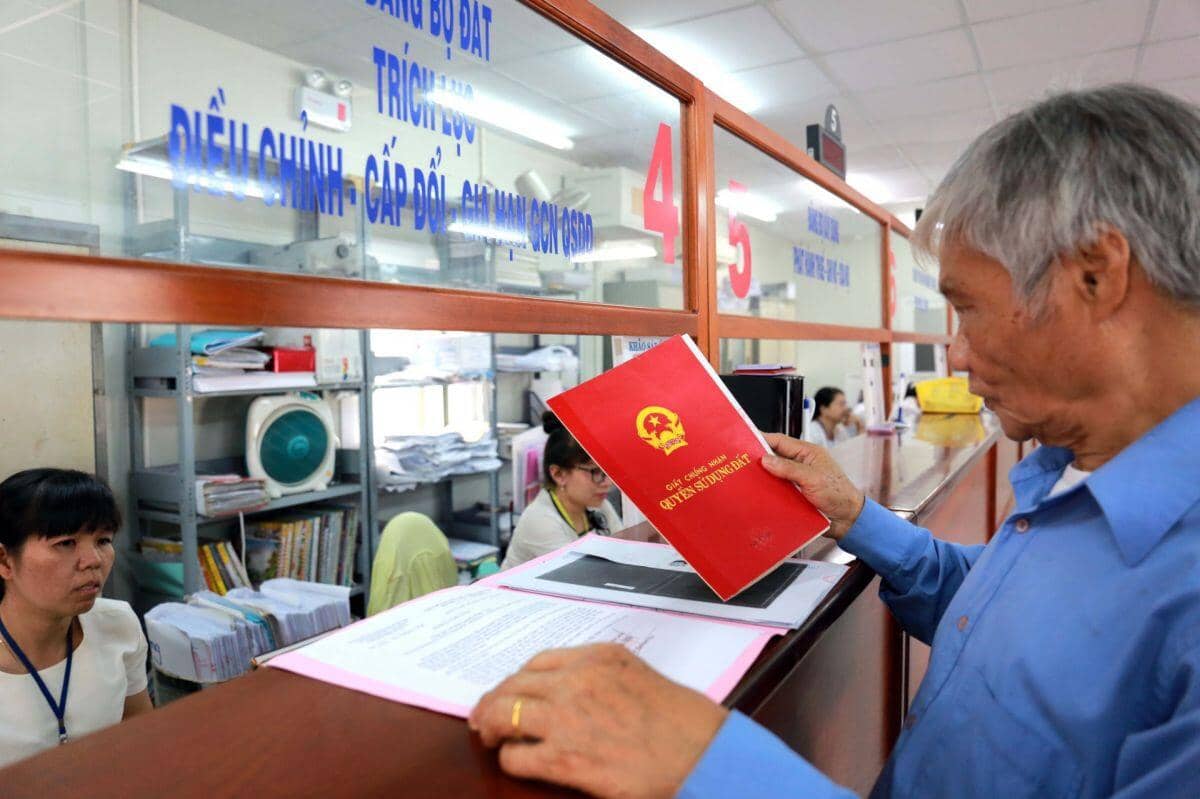 Từ năm 2026, 3 trường hợp này sẽ 'đau ví' khi làm sổ đỏ