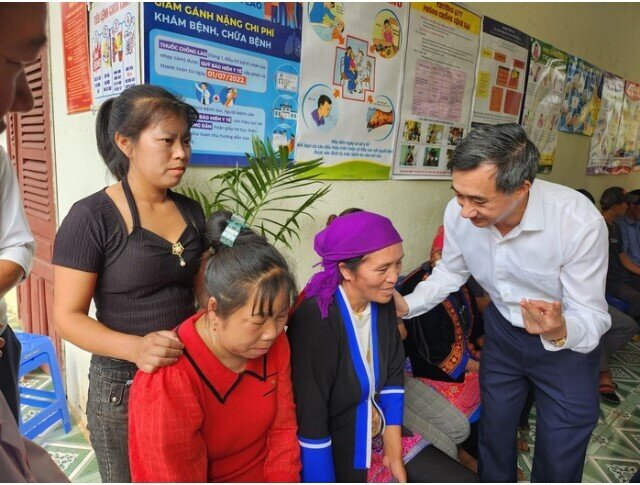 Bộ Chính trị: Từ 2026, người dân được khám sức khỏe định kỳ miễn phí, tiến tới miễn viện phí cơ bản