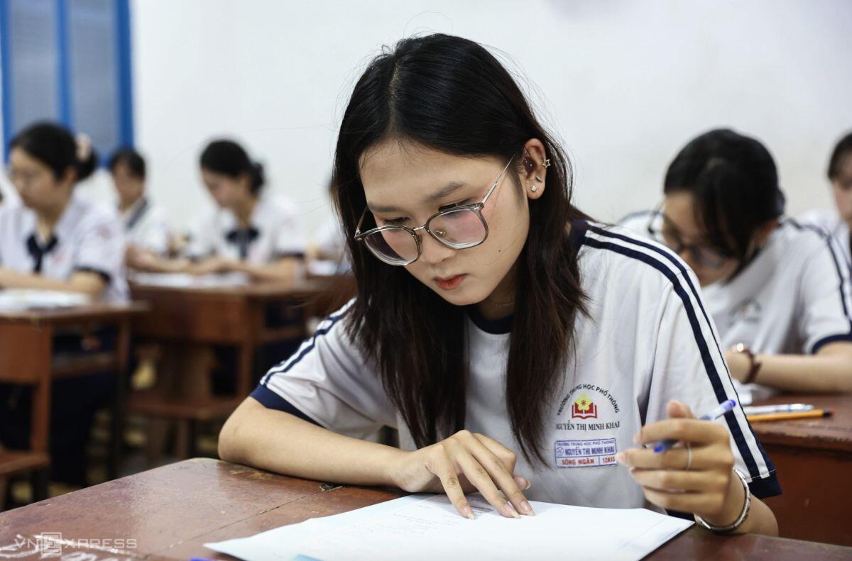 Bộ Giáo dục lấy ý kiến bỏ xét học bạ