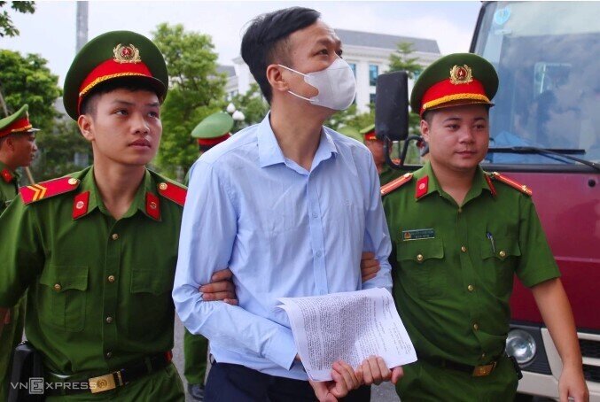 Cựu trợ lý nguyên Chủ tịch Quốc hội bị tuyên 5 năm 6 tháng tù