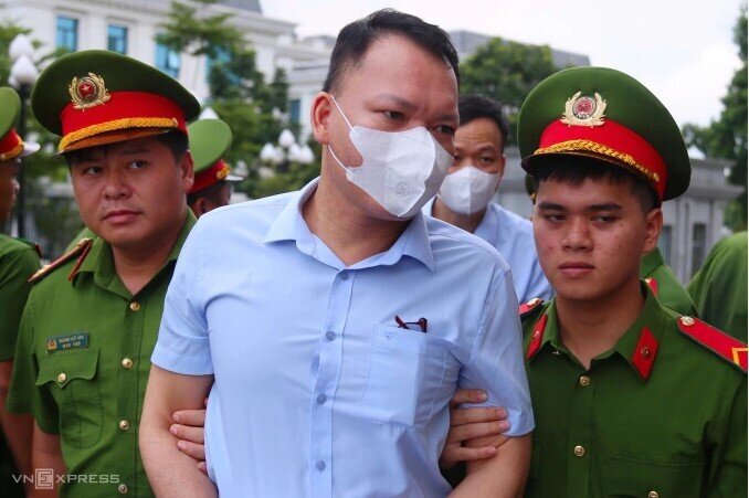 Cựu trợ lý nguyên Chủ tịch Quốc hội bị tuyên 5 năm 6 tháng tù