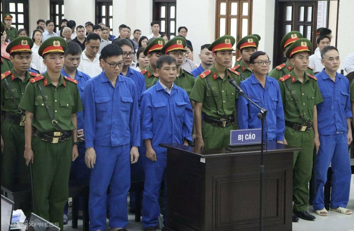 Cựu giám đốc EVN Bình Thuận: 'Họ đưa bao nhiêu, tôi nhận bấy nhiêu'