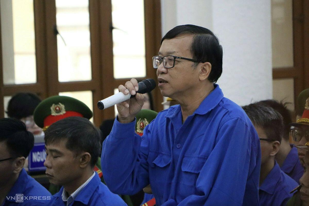 Cựu giám đốc EVN Bình Thuận: 'Họ đưa bao nhiêu, tôi nhận bấy nhiêu'
