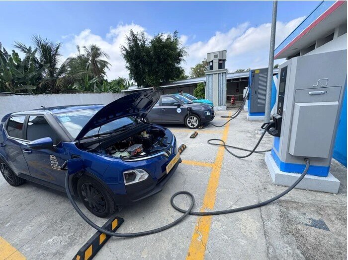 V-Green của tỉ phú Phạm Nhật Vượng đề xuất không áp giá điện khung giờ cao điểm với trạm sạc
