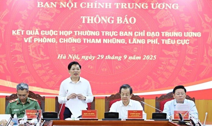 Tổng Bí thư lưu ý về tình trạng băng nhóm tội phạm cấu kết với cán bộ thoái hóa, biến chất