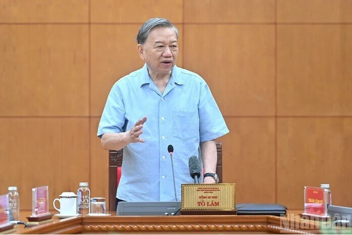 Tổng Bí thư lưu ý về tình trạng băng nhóm tội phạm cấu kết với cán bộ thoái hóa, biến chất