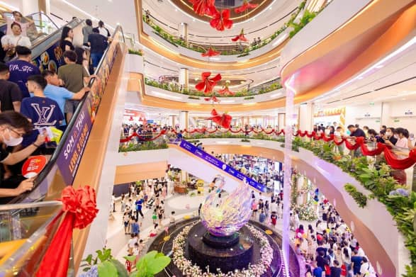 Khai trương Vincom Mega Mall Royal Island – Biểu tượng mua sắm - Ẩm thực – Giải trí mới tại