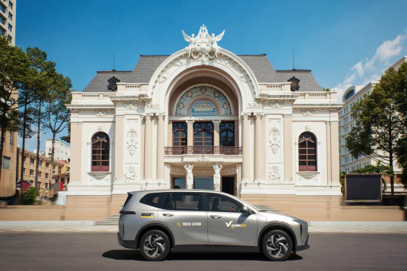 Xanh SM ra mắt dịch vụ taxi điện 7 chỗ cao cấp Xanh SM Limo