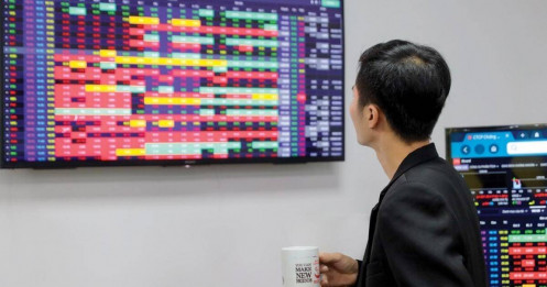 Làn sóng 'thay máu', đổi chủ tại các công ty chứng khoán nhỏ