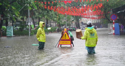 Sở Xây dựng Hà Nội mong người dân cảm thông sau úng ngập