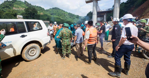 Những ngày căng mình giữa lũ dữ tìm 3 cán bộ dự án Đồng Đăng - Trà Lĩnh mất tích
