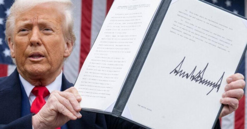 Ông Trump đã ‘giáng đòn’ thuế quan nào, bước tiếp theo nhắm tới ai??