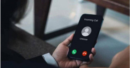 Ngân hàng cảnh báo: Một cuộc gọi lạ có thể khiến bạn mất sạch tiền trong thẻ tín dụng