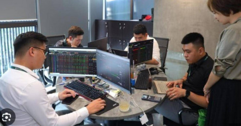 Chứng khoán Việt chững lại, chờ tín hiệu nâng hạng