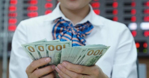 Giá USD tại các ngân hàng giảm rất mạnh