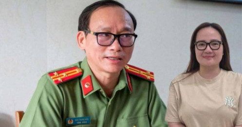 Nụ cười Hoàng Hường khi bị khởi tố, "cú lừa" cuối cùng với "người hâm mộ mù quáng"