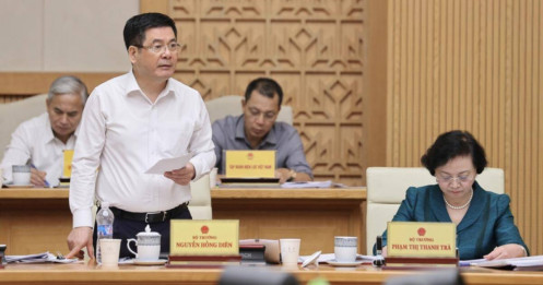 Xuẩt nhập khẩu cả năm 2025 có thể vượt 900 tỷ USD