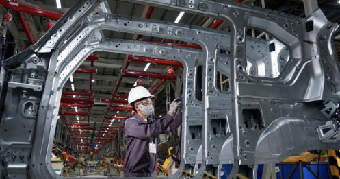 Nóng: Tỷ phú Phạm Nhật Vượng xây nhà máy thép, sản phẩm là HRC và thép ray giống Hòa Phát