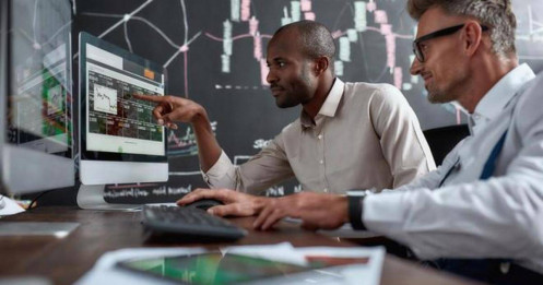 Khối ngoại “chọn mặt gửi tiền” ở 2 cổ phiếu, một mã đến từ nhóm chứng khoán