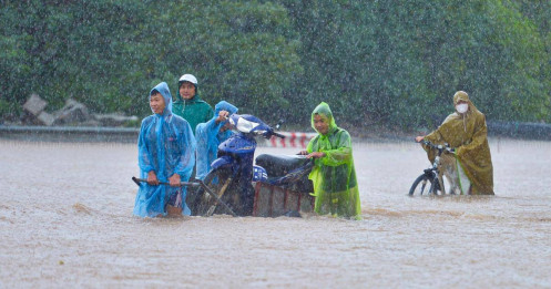 Cập nhật 90 điểm ngập úng ở Hà Nội sáng 7/10