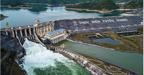 Đóng tiếp một cửa xả đáy thủy điện Tuyên Quang trong trưa nay