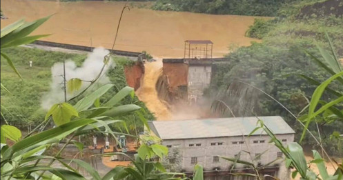 Vỡ đập thủy điện ở Lạng Sơn, nước lũ cuồn cuộn đổ xuống hạ du