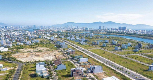 Đất nền miền Trung “tăng nhiệt”