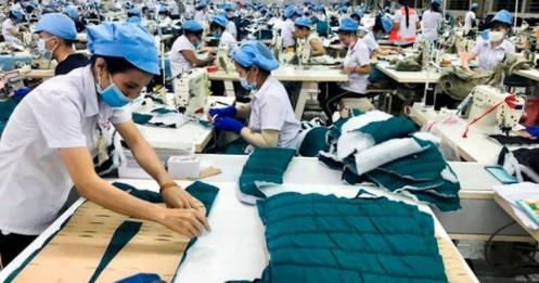 Dệt may vẫn "cuộn sóng"