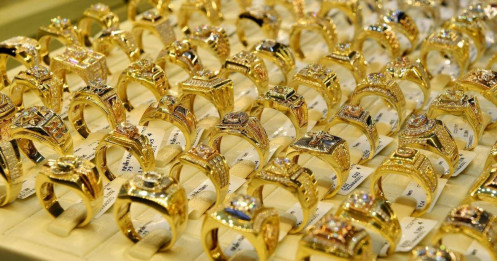 Tôi không gom được 20 cây vàng miếng trả nợ cho ân nhân