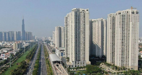 Đề xuất 'siết' tín dụng bất động sản: Dòng vốn ách tắc, thị trường 'đóng băng'