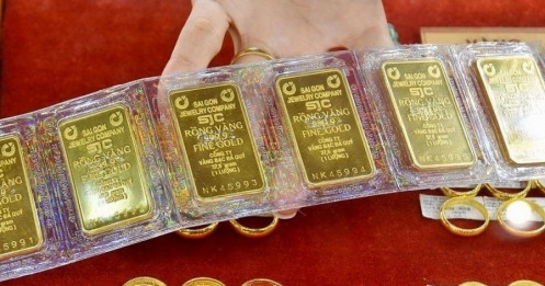 Đằng sau đà tăng kỷ lục của giá vàng