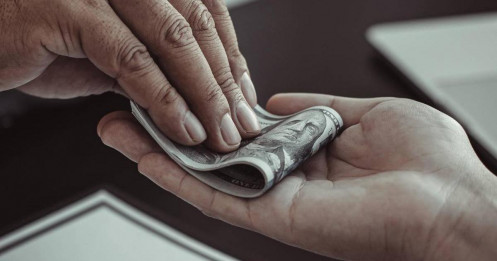 Nếu bạn hào hứng với một đợt IPO chỉ vì tin tức tốt tràn ngập truyền thông, có lẽ đã đến lúc cần nhìn sâu hơn