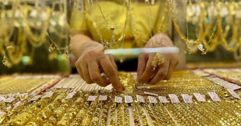 Giá vàng hôm nay 13/10/2025: Trong nước cao chót vót, thế giới tiếp tục tăng