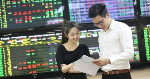 Chọn hàng trên nền kết quả kinh doanh quý III