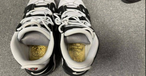 Hàng trăm cân vàng giấu trong giày đưa từ Trung Quốc về Việt Nam