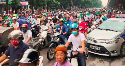 Đề xuất người dân Hà Nội đi làm, đi học lệch khung giờ để giảm ùn tắc